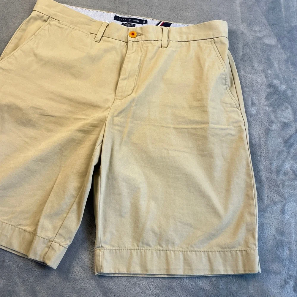 Tommy Hilfiger Mens Classic Fit Chino Shorts Tan Khaki Cotton Size 36 10 Inseam